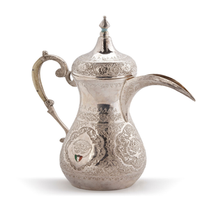 An elegant silver-plated <b>Arabic</b> coffee pot showcasing a sophisticated textured pattern, available at wholesale prices. - Product Image 5