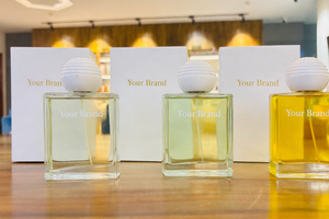 Perfume de Marca de Lujo al Por Mayor de Fábrica Personalizado, Fragancia Eau De Parfum, Aroma Intenso y Duradero para Hombres y Mujeres, Uso Diario - Product Image 3