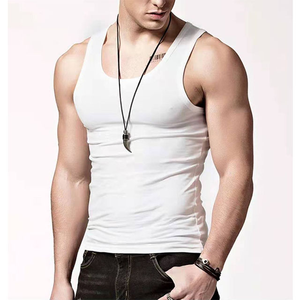 Débardeur blanc en nylon de style moderne pour homme – Sportswear urbain tricoté - Product Image 3