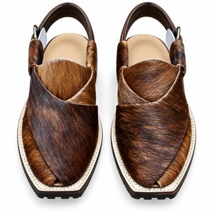 Sandales Peshawari en cuir texturé marron pour homme avec sangle à boucle réglable - Product Image 3