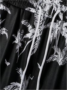 Conjuntos cortos de 2 piezas para hombre, conjuntos de verano con estampado tropical, camisetas sin mangas y pantalones cortos con cordón. - Product Image 4