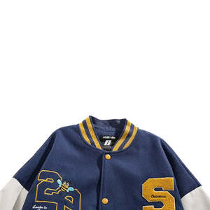 แจ็คเก็ตวาร์ซิตี้หนังวัวคุณภาพสูงสำหรับผู้ชาย แบบสั่งทำพิเศษ คอตั้งสไตล์ไฮสตรีท ปักลายตัวอักษร สำหรับทีมกีฬาฤดูหนาว - Product Image 3