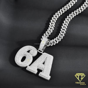 Cadena cubana de lujo con moissanita 6A, joyería personalizada con placa de identificación, letras llamativas y detalles de piedras brillantes. - Product Image 1