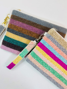 Porte-monnaie à perles fait main durable, rayures colorées |   Pochette à fermeture magnétique pour femme |   Portefeuille à perles tendance - Product Image 4