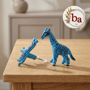 Poignées de tiroir modernes et durables en forme de girafe bleue pour armoires de cuisine et d'hôtel, installation facile - Product Image 1