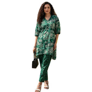 ชุดเซ็ตพิมพ์ลายดอกไม้สุดเก๋สำหรับผู้หญิง สไตล์ร่วมสมัย ลายชนเผ่า คูร์ตะทรงสูงต่ำ กางเกงขายาว ผ้าพันคอเข้าชุด เหมาะสำหรับงานปาร์ตี้ ผลิตจากโพลีเอสเตอร์ - Product Image 1