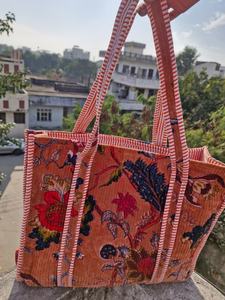 Sac fourre-tout en velours orange rouille à motifs floraux, sac à bandoulière matelassé fait main style bohème, sac de marché réutilisable - Product Image 5