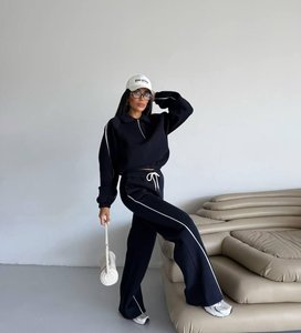 High Quality Women <b>Cropped</b> Tracksuit Regular Sweat Set OEM ODM Wholesale Custom Private Label Manufacturer Factory Discount - Product Image 1