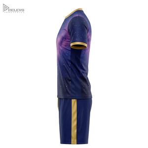 Conjunto de Uniforme de Fútbol Sublimado Personalizado Galaxy Nebula, Camiseta y Pantalones Cortos de Fútbol para Hombre, Estampado Espacial, Detalles Dorados, Equipación de Equipo, Poliéster/Algodón - Product Image 3