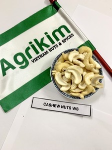 Nueces de Anacardo Enteras Blancas Crudas KPRO, Binh Phuoc, Vietnam - Humedad Máxima 5%, Grado WW240/320/180, Empaquetado en Bolsas al Vacío y Caja de Estaño, Confiable - Product Image 2