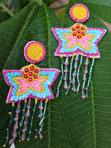 Pendientes de Cuentas de Vidrio Hechos a Mano de Primera Calidad, Pendientes Largos con Bordado Intrincado y Diseño Floral para Mujer, por MD HANDICRAFTS - Product Image 4