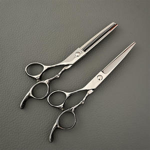 Ciseaux de coiffure professionnels pour salon de barbier, en acier inoxydable, avec lame tranchante et manche ergonomique, pour droitiers - Product Image 2