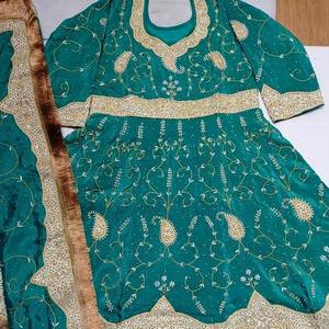 Costume de soirée moderne de créateur, non cousu, brodé à la main, de qualité supérieure, style traditionnel indien - Product Image 3