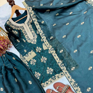 Ensemble haut, pantalon et dupatta en soie de créateur moderne BLOSSOM FABRIC, prêt-à-porter, entièrement brodé, séchage rapide - Product Image 1