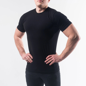 T-shirt pour homme, noir, manches courtes, col rond, couleur unie, tricoté, coupe classique, décontracté, respirant, teinture au fil, 100% polyester, séchage rapide - Product Image 4