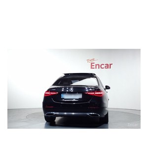 Mercedes-Benz Clase C C300 4MATIC Avantgarde Modelo Abril 2024 con 15,544 km, Caja de Cambios Automática, Volante a la Izquierda, Cámara Trasera - Product Image 4