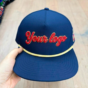 Gorra Snapback y Gorra de Golf al por Mayor, de 5 Paneles con Visera Plana, Bordado Personalizado de Fútbol, Agujeros Cortados con Láser, Gorra de Tela Impermeable con Cuerda - Product Image 1