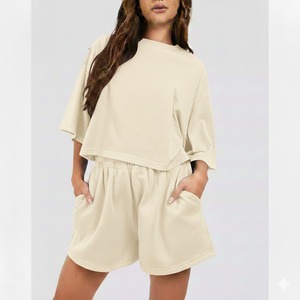 Conjunto de Shorts de Verano Premium para Mujer, Hecho a Medida, Tela Suave, Transpirable y Ligera, Camisas y Shorts Cómodos para Verano - Product Image 3