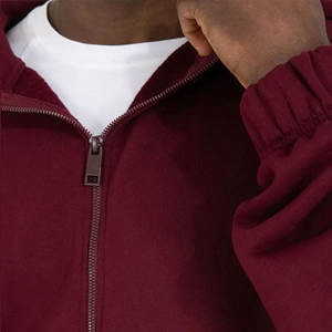 Sudadera con Capucha y Cremallera para Hombre, de Felpa de Algodón Bordada de Alta Calidad, con Opciones Personalizables - Product Image 4