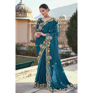 Sari de mariage de créateur avec broderie multi-couches, travail de codage et de paillettes - Product Image 3