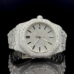 Montre Hip Hop de style vintage en édition limitée pour tenue décontractée et formelle avec mouvement à quartz en acier inoxydable et moissanite - Product Image 6