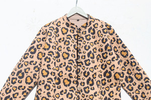Veste en coton imprimé floral matelassée à manches longues, respirante, avec boutons décoratifs, 2 poches, vêtement long pour l'hiver et le printemps - Product Image 2