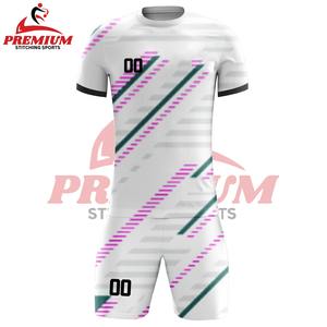 Uniforme de Fútbol Unisex de Primera Calidad, Personalizado, con Logotipo OEM, de Manga Corta, Transpirable, de Color Sólido, 100% Poliéster - Product Image 3