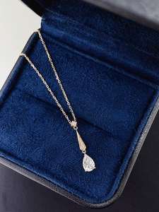 Elegante Collar con Colgante de Diamantes Cultivados en Laboratorio, Forma de Pera y Redonda, Claridad VVS VS, Color DEF, Certificado IGI, Joyería Fina Sostenible, Regalo - Product Image 3