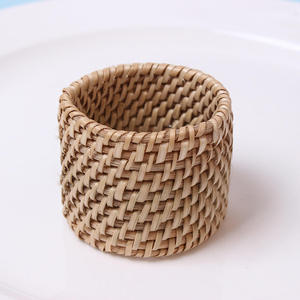 Anneaux de serviette de mariage faits à la main en tissu naturel, décoration de table pour événements et repas, fabricant OEM du Vietnam - Product Image 2