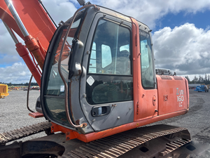 Excavadora de cadenas ZX160LC de uso pesado, modelo 2006, para proyectos de movimiento de tierras, construcción y servicios públicos - Product Image 4