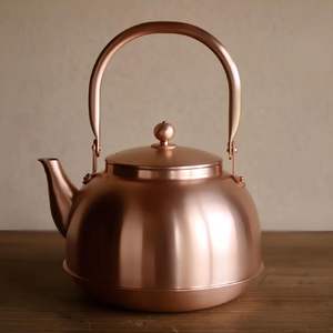 Tetera de cobre hecha a mano, estilo tradicional de metalistería, adecuada para estufa de gas, preparación diaria de té, decorativa y práctica. - Product Image 3