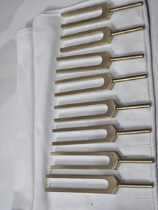 Juego de diapasones armónicos de latón nuevos de Mars International Manufacture Harmonic Spectrum Tuning Forks - Product Image 5