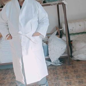 Peignoir d'hôtel en microfibre et coton blanc, design gaufré, confortable, unisexe, 500 g/m², vente en gros d'usine - Product Image 4