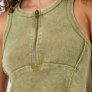 Camiseta sin mangas casual de punto satinado verde para mujer, con media cremallera, de longitud regular, ajuste ceñido, ecológica, de secado rápido y transpirable, para primavera y verano. - Product Image 6