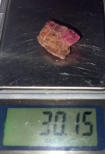 พลอยทับทิมดิบธรรมชาติ 30.15 กะรัต จากเคนยา เหมืองเฟโมส จอห์น โซล - Product Image 2