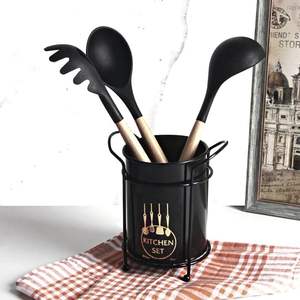 Elegante Porta Cubiertos Metálico para Cocina de Lujo, que Realza la Encimera con un Almacenamiento Sofisticado - Product Image 3