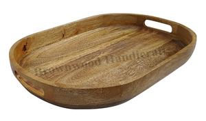 Plateau de service de forme ovale en bois d'acacia massif fini en bois naturel d'excellente qualité avec poignées en métal pour le service et la décoration - Product Image 3