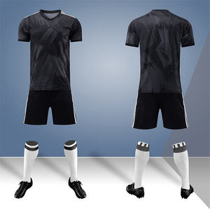Ensemble de tenue de football noire pour homme avec short, chaussettes et crampons, en polyester respirant, vêtements de sport pour adulte - Product Image 5