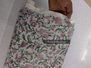 Tela de Algodón 100% Estampada a Mano en Jaipur, Diseño Floral Sanganeri Rosa, para Vestidos de Mujer, Venta al Por Mayor - Product Image 5