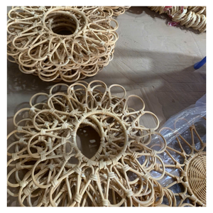 Set de table en rotin écologique fait main à motif floral |   Assiette de présentation en osier naturel pour table à manger |   Décoration de table durable - Product Image 6