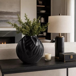 Nouveauté : Vase de table moderne en métal noir Dune Bloom, design minimaliste, 10x8x3 pouces, idéal pour l'eau et la décoration de mariage - Product Image 5