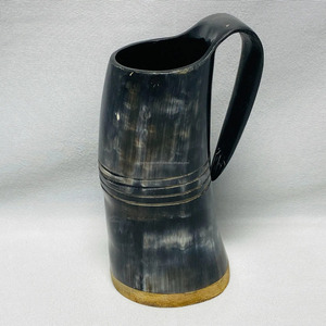 Jarra de cuerno hecha a mano, taza tradicional vikinga para festivales y regalos al mejor precio - Product Image 2