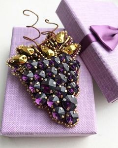 Broche Bordado Colorido con Cuentas, Pin de Moda Hecho a Mano para Abrigo y Bufanda - Product Image 5