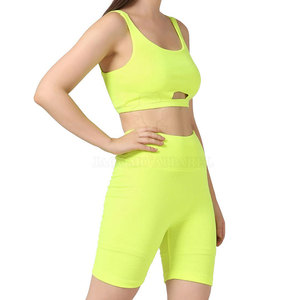 Ensemble short et soutien-gorge de sport pour femmes, fabrication pakistanaise, usage durable, commande en gros, pour clubs de fitness et vêtements de sport. - Product Image 4