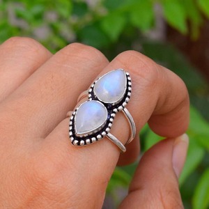 Anillo de piedra lunar, anillo de plata de ley 925, piedra lunar arcoíris natural, joyería de boda - Product Image 1