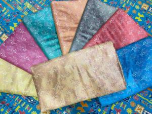 Tissu en soie jacquard brocart robuste, matériau floral tricoté de luxe, pour sari traditionnel, lehenga, sherwani, blazer, et tissus d'ameublement - Product Image 1