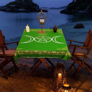 Housse de table d'alter spirituelle en coton, motif Pentagramme Triple Lune, multicolore, pour spreads de tarot, par Indian Consigners - Product Image 1