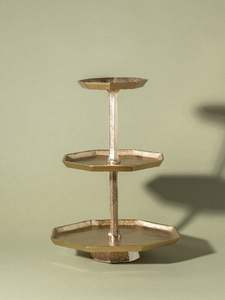 Soporte de metal artesanal para pasteles, con un aspecto artístico único, elegante decoración de mesa, presentación de postres - Product Image 5