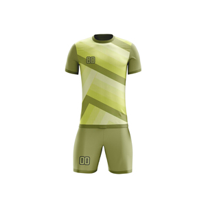 Tenues de football personnalisées de haute qualité pour hommes 2026, motif uni avec nom d'équipe, fabriquées par un service OEM du Pakistan - Product Image 1