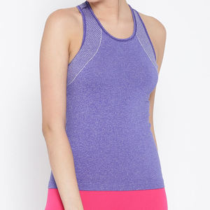 Camiseta sin mangas transpirable para mujer diseñada con tela elástica, que ofrece libertad de movimiento y comodidad duradera para cualquier actividad. - Product Image 1